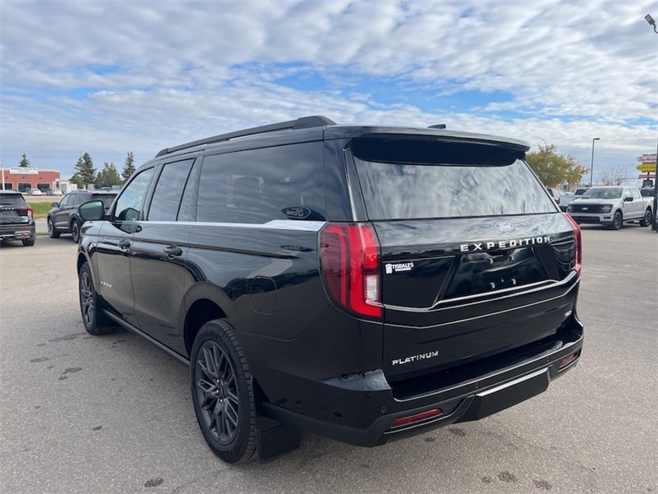 2027 Ford Expedition Platinum Max Photo5