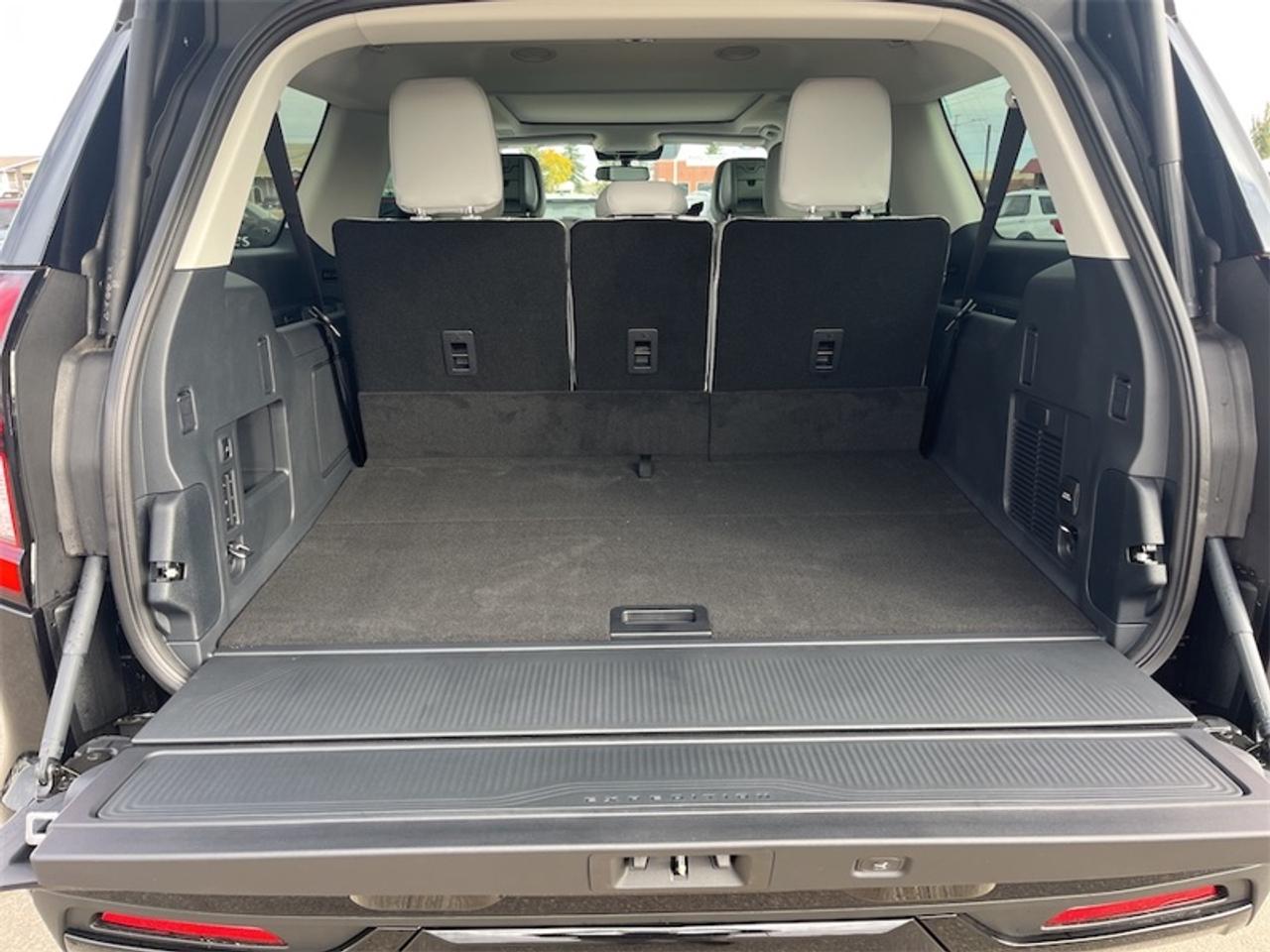 2027 Ford Expedition Platinum Max Photo5