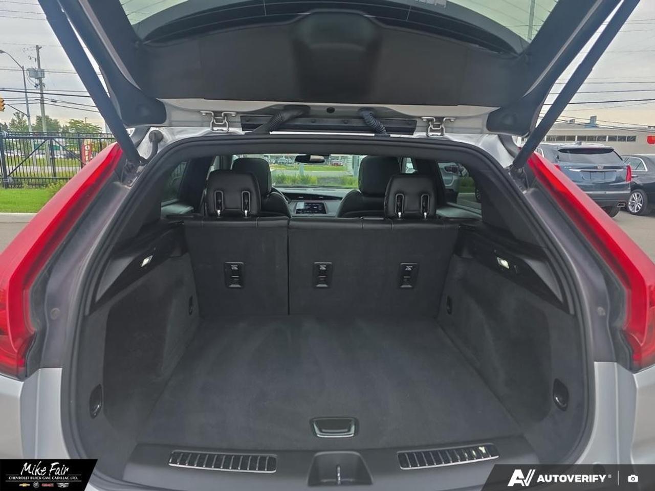 2022 Cadillac XT4 AWD 4dr Premium Luxury Photo