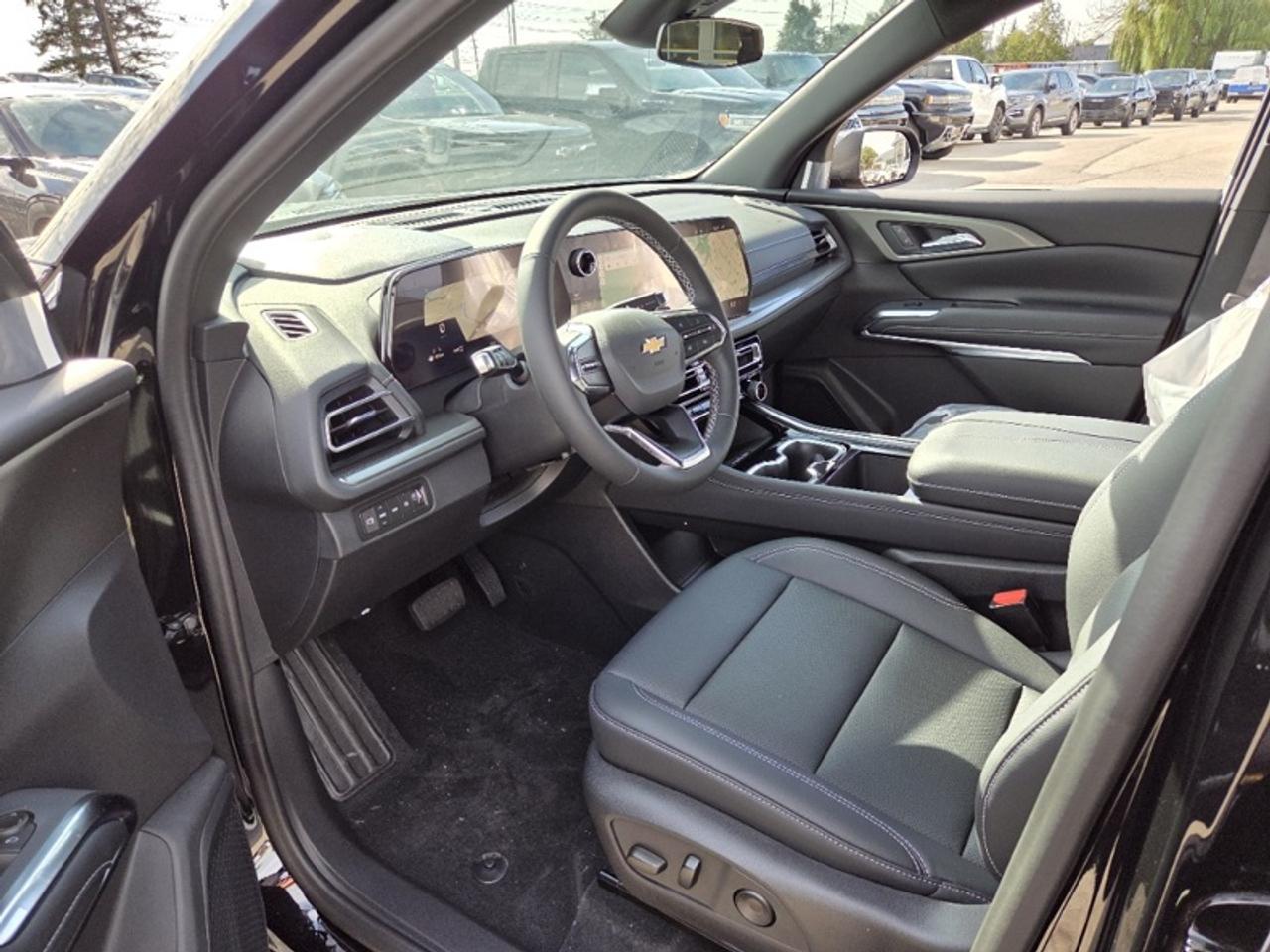 2027 Chevrolet Traverse LT Photo