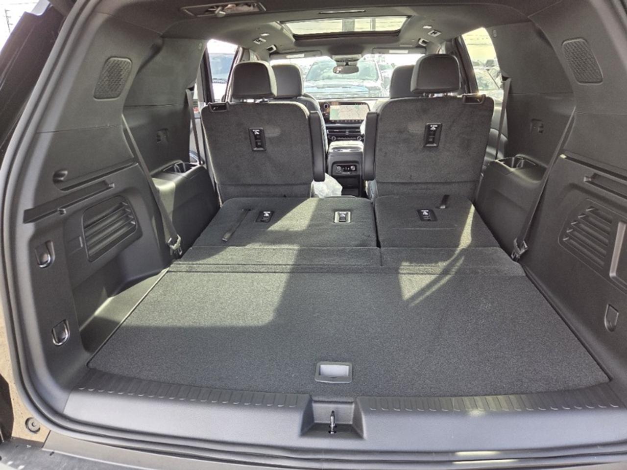 2027 Chevrolet Traverse LT Photo