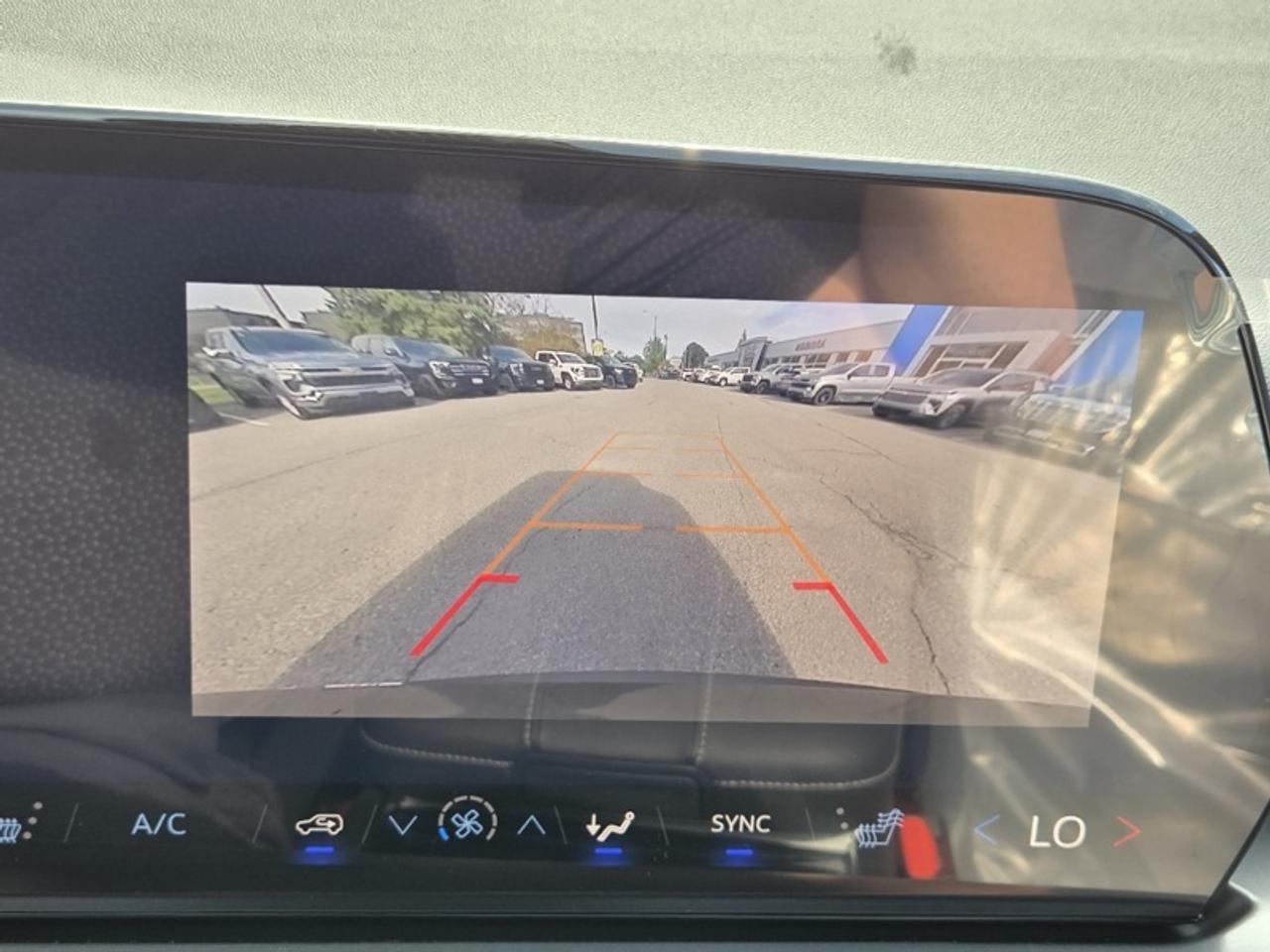 2027 Chevrolet Traverse LT Photo