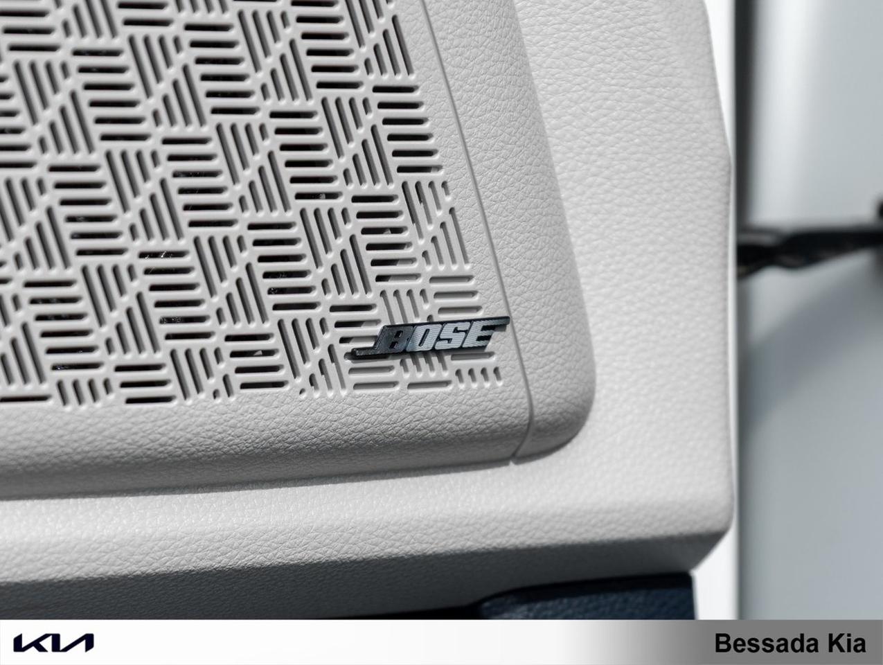 2025 Kia Carnival Hybrid SX+ Photo