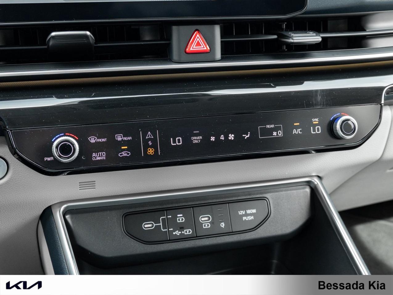 2025 Kia Carnival Hybrid SX+ Photo