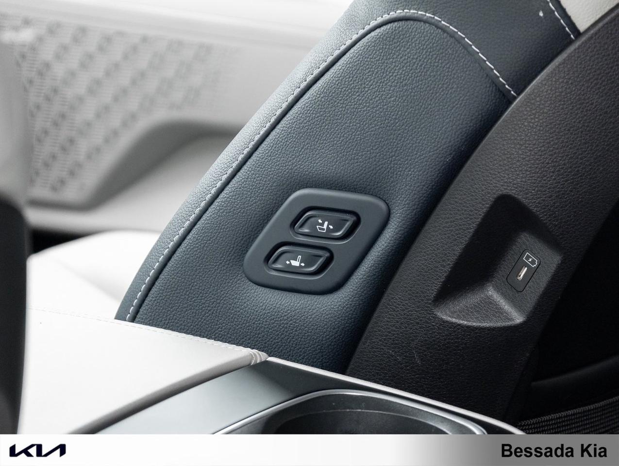 2025 Kia Carnival Hybrid SX+ Photo