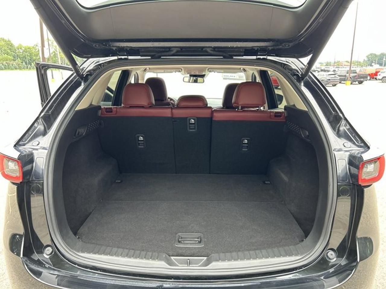 2025 Mazda CX-5 GS AWD | One Owner | Leather Seats | Sunroof | Heated Steering Photo