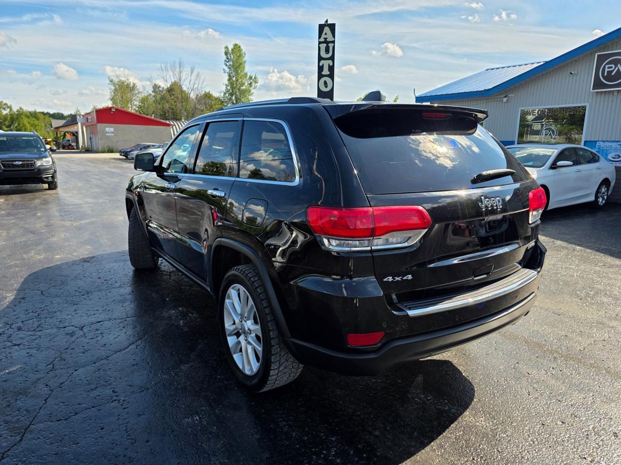 2017 Jeep Grand Cherokee LIMITED 4WD Photo2