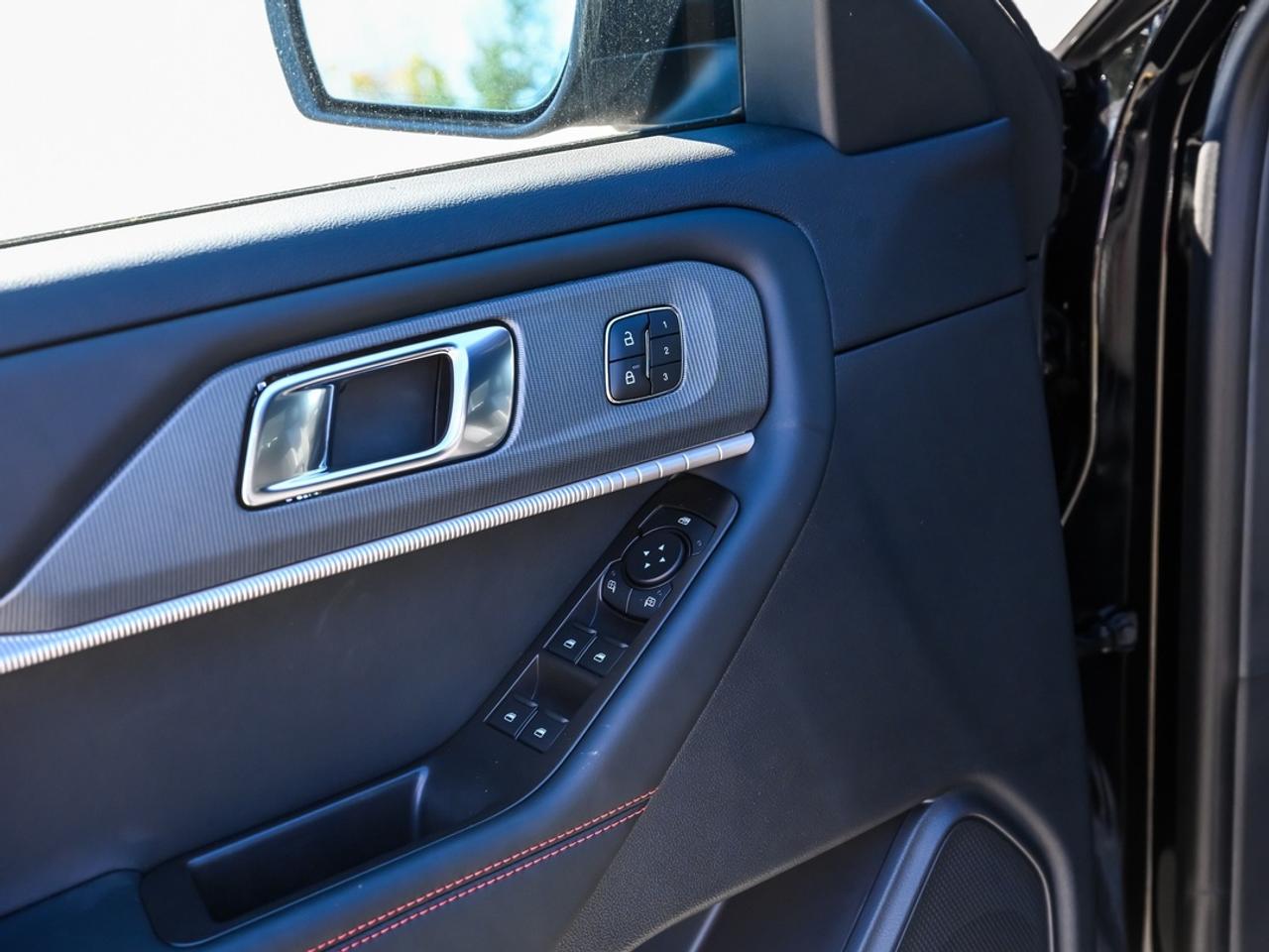 2027 Ford Explorer ST-Line Photo
