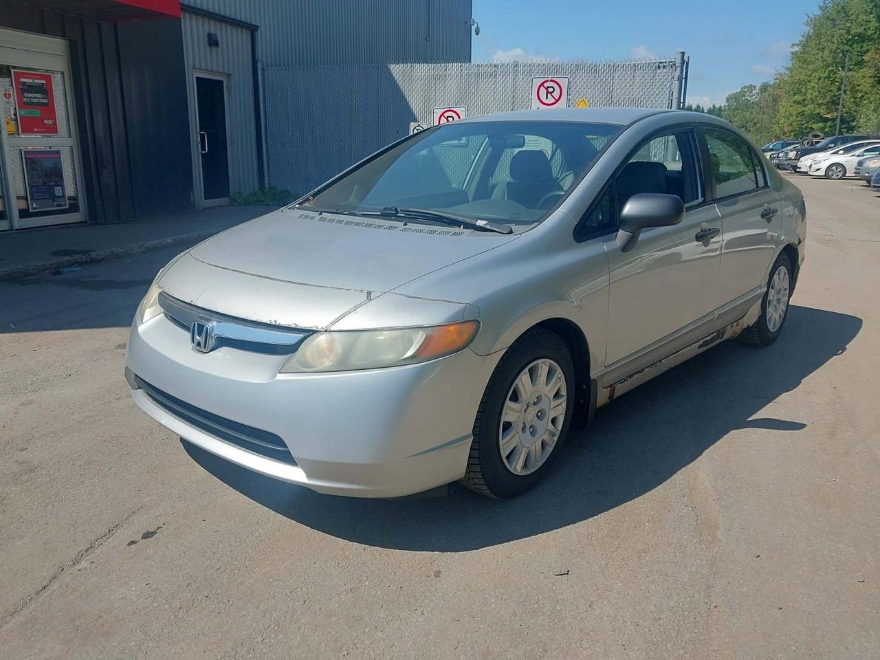Honda Civic 2006 113 556 Km Automatique Air climatisé fonctionnelle Vitres, retroviseur et portieres electriques A prevoir Crémaillère a remplacer ( volant difficile a tourner ) Bas de caisse perforé ainsi que frame arriere ou le coffre Niv: 801413 IDEAL POUR BRICOLEUR Prendre rendez-vous avant tout déplacement Véhicule vendu sans garantie. Idéal pour un projet mécanique ou pour les pièces. Adresse : 210, rue de Rotterdam, Saint-Augustin-de-Desmaures, QC Heures douverture : Ouvert 7 jours sur 7, de 9 h à 16 h30.