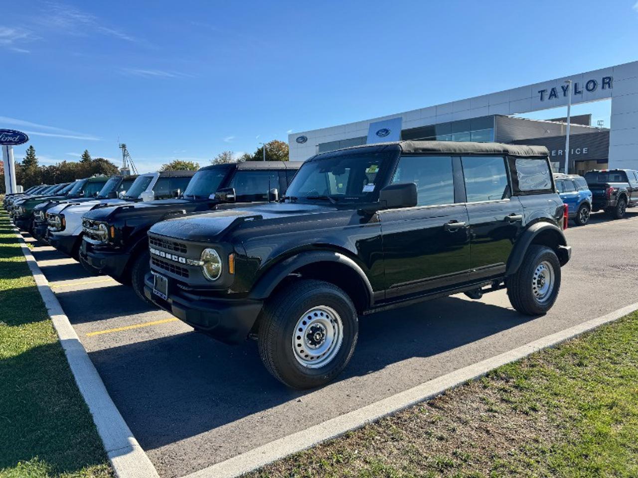 2025 Ford Bronco Base Photo