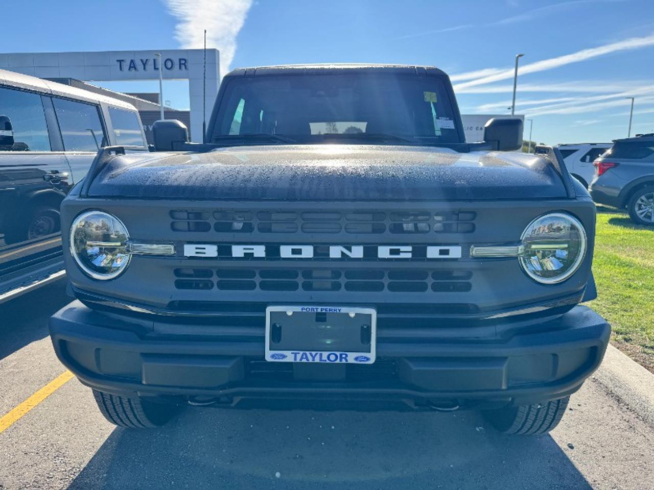2025 Ford Bronco Base Photo