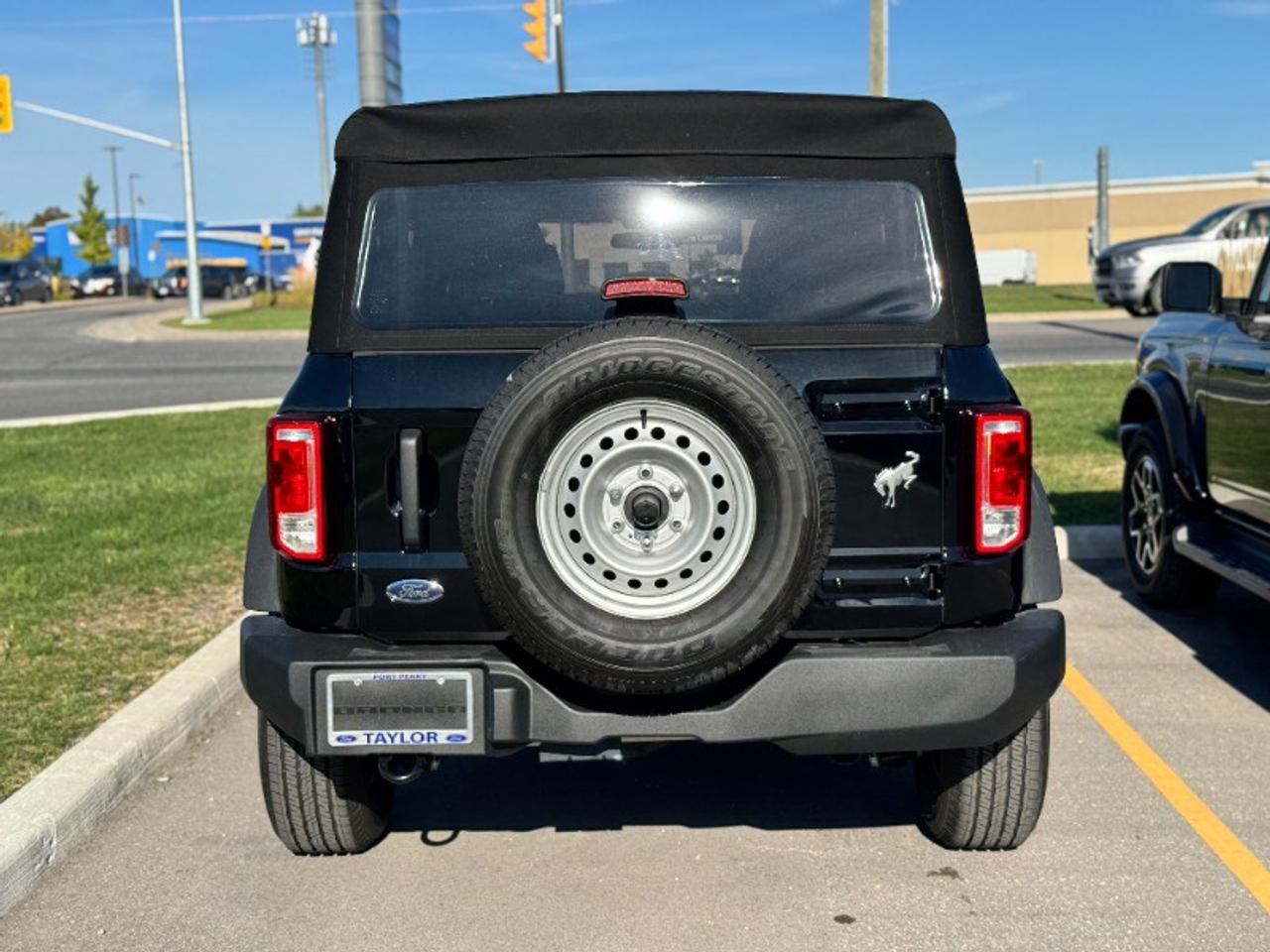 2025 Ford Bronco Base Photo