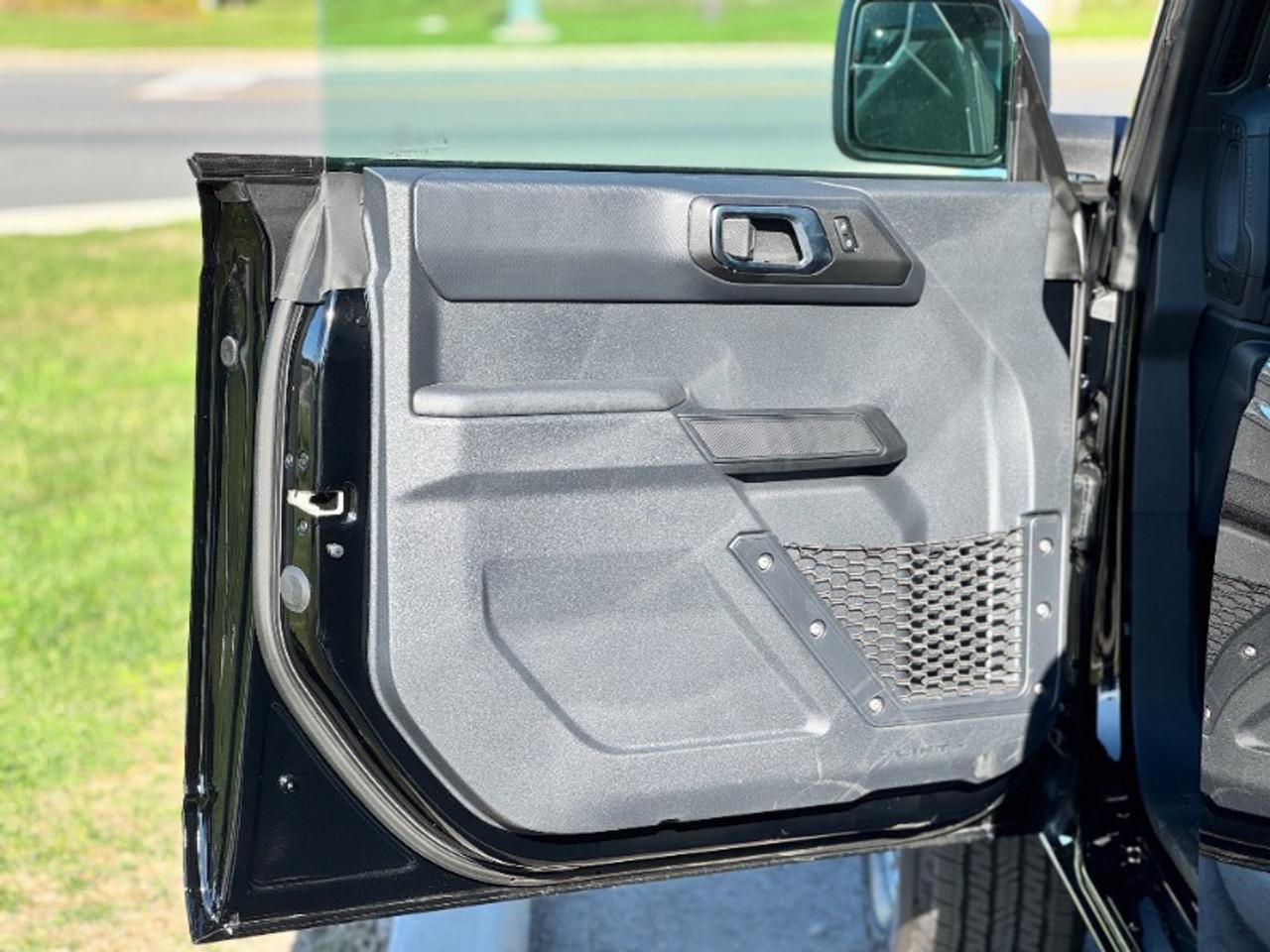 2025 Ford Bronco Base Photo