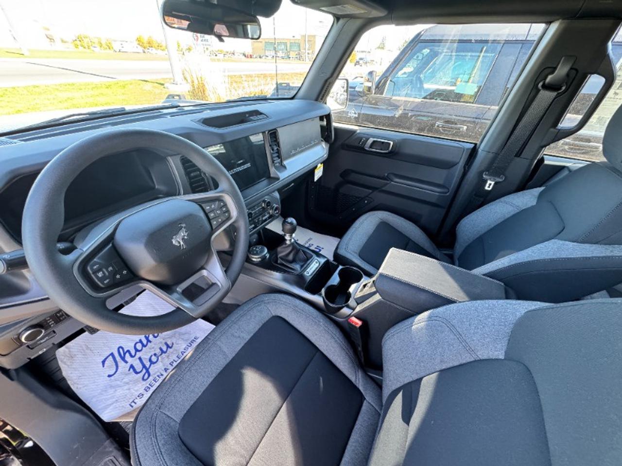 2025 Ford Bronco Base Photo