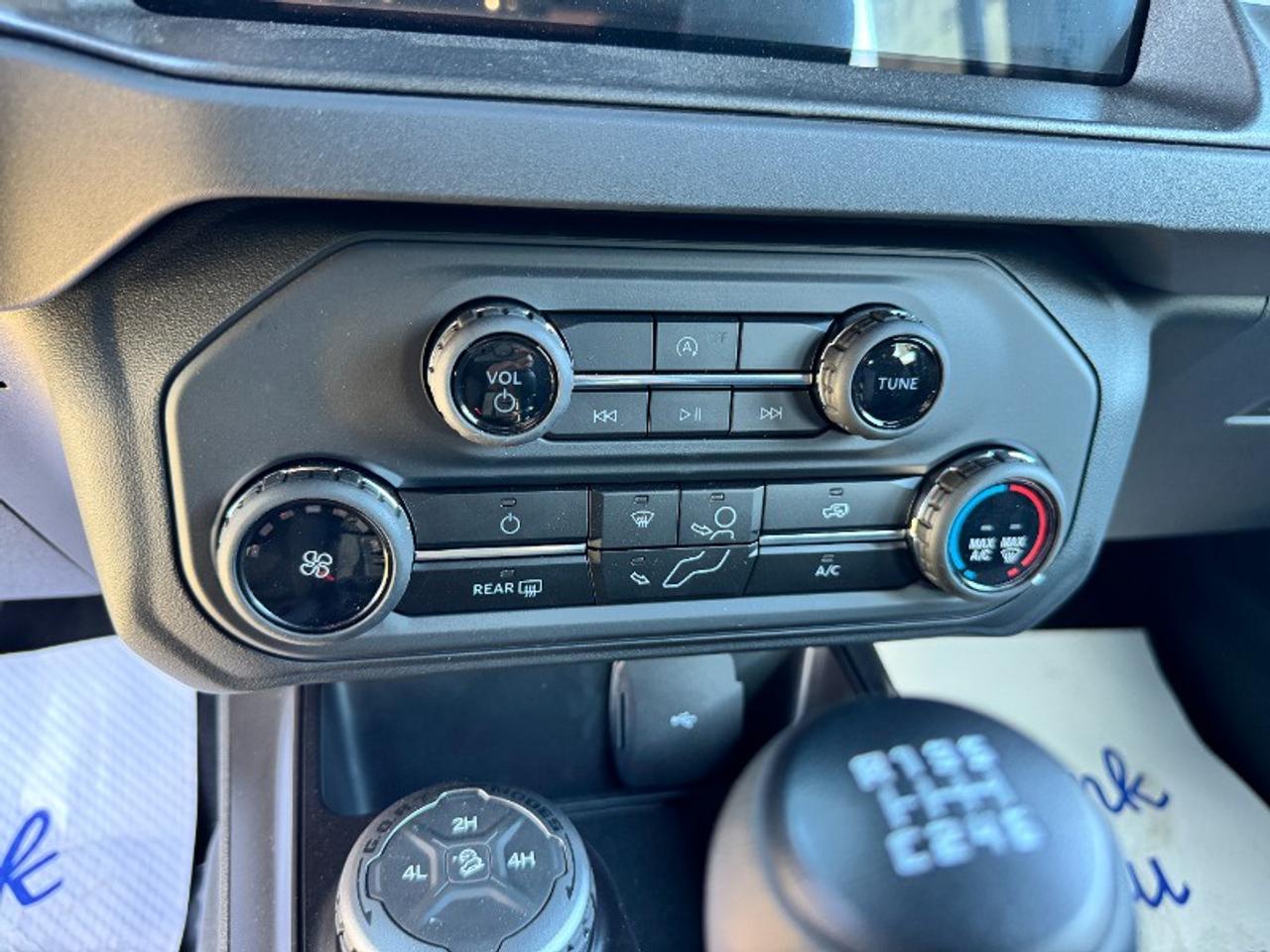 2025 Ford Bronco Base Photo