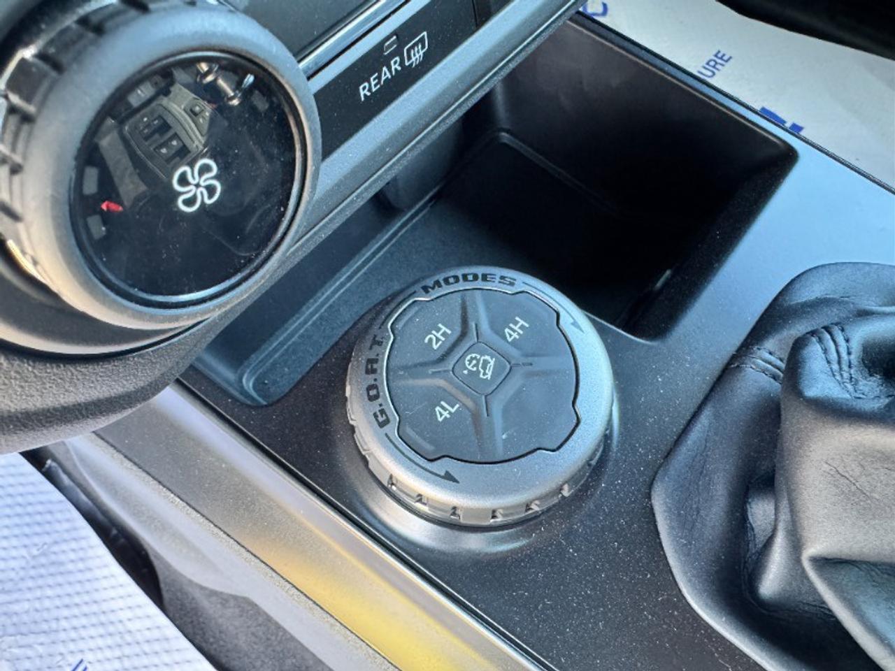 2025 Ford Bronco Base Photo
