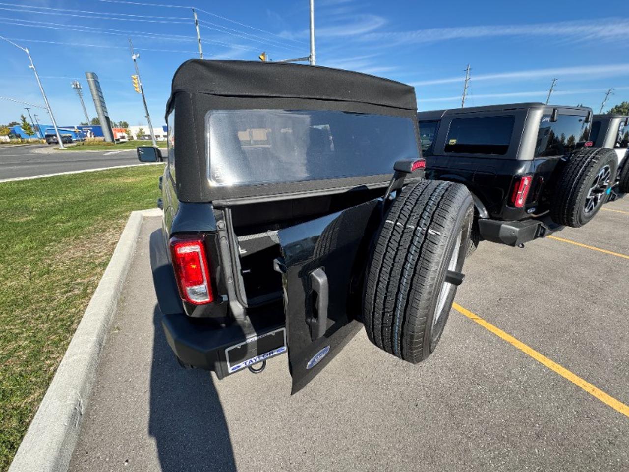 2025 Ford Bronco Base Photo