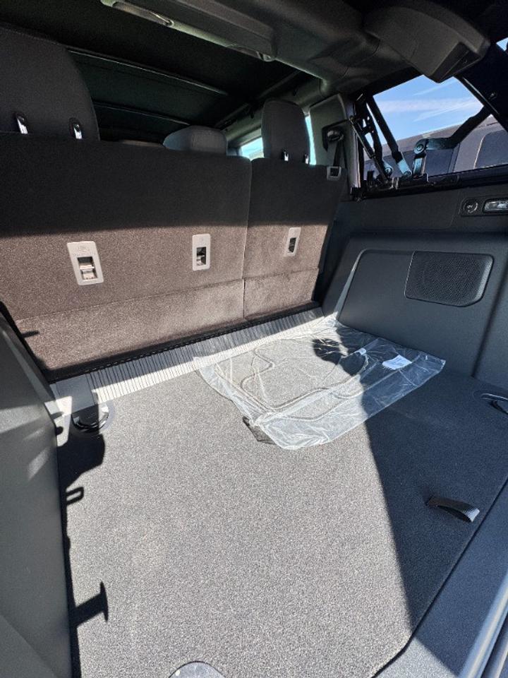 2025 Ford Bronco Base Photo