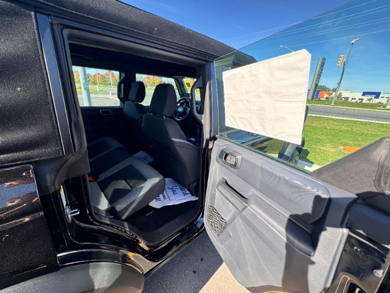 2025 Ford Bronco Base Photo