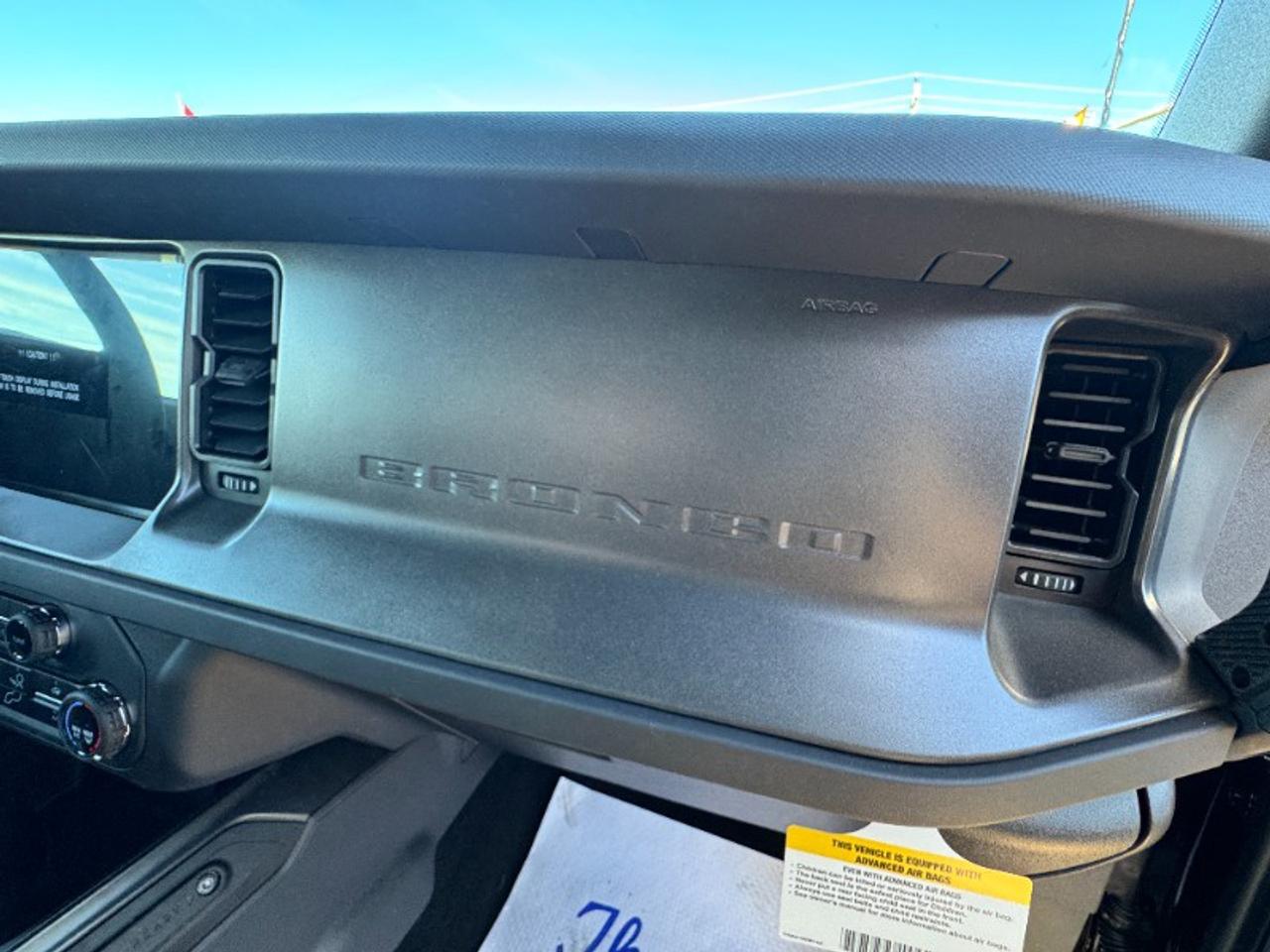 2025 Ford Bronco Base Photo