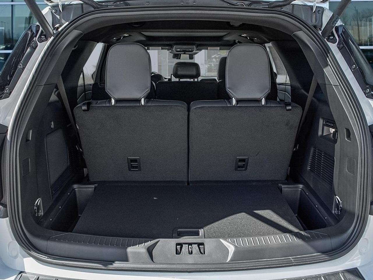 2025 Ford Explorer ST Photo