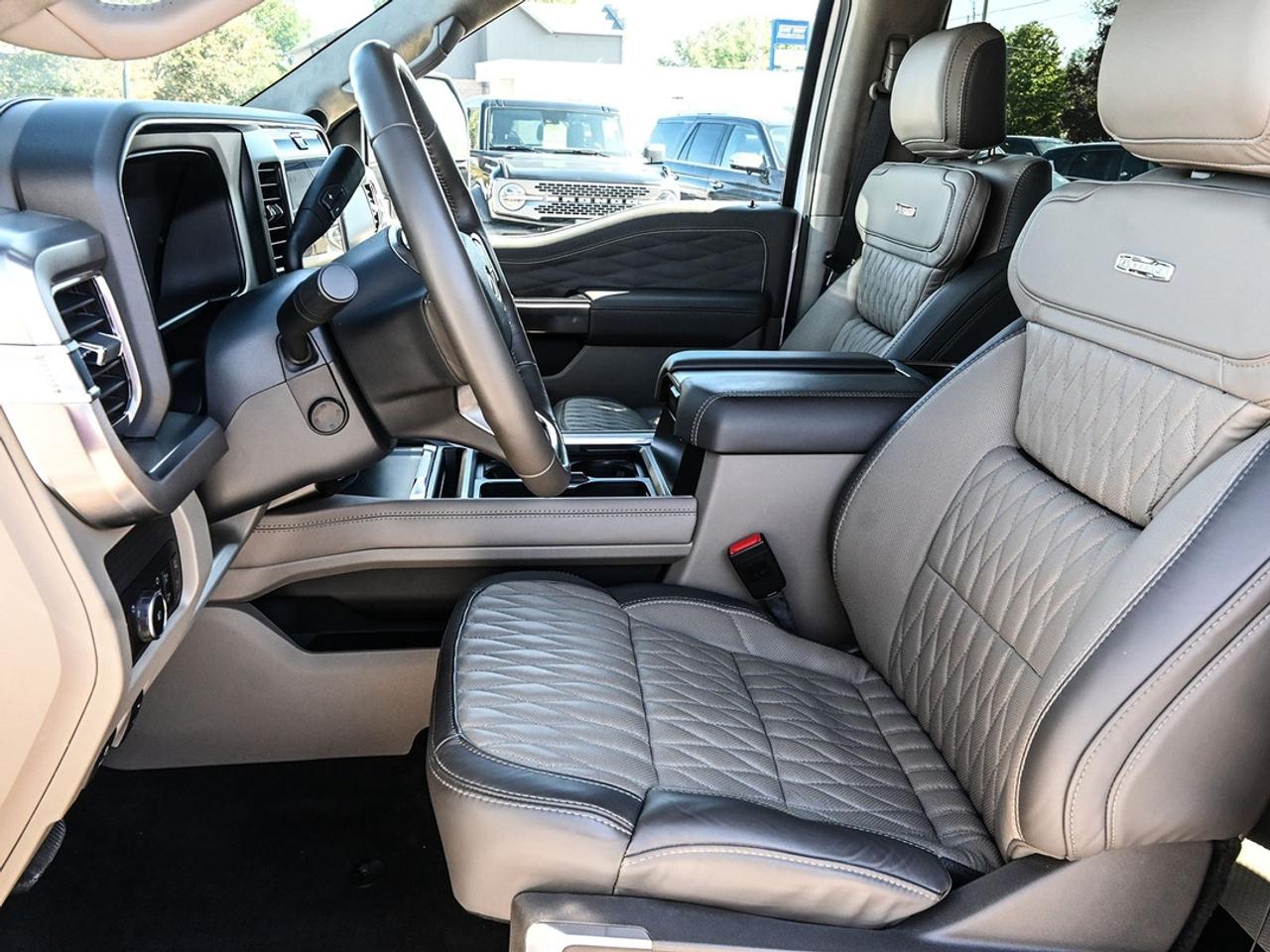 2026 Ford F-250 Super Duty SRW Platinum Photo