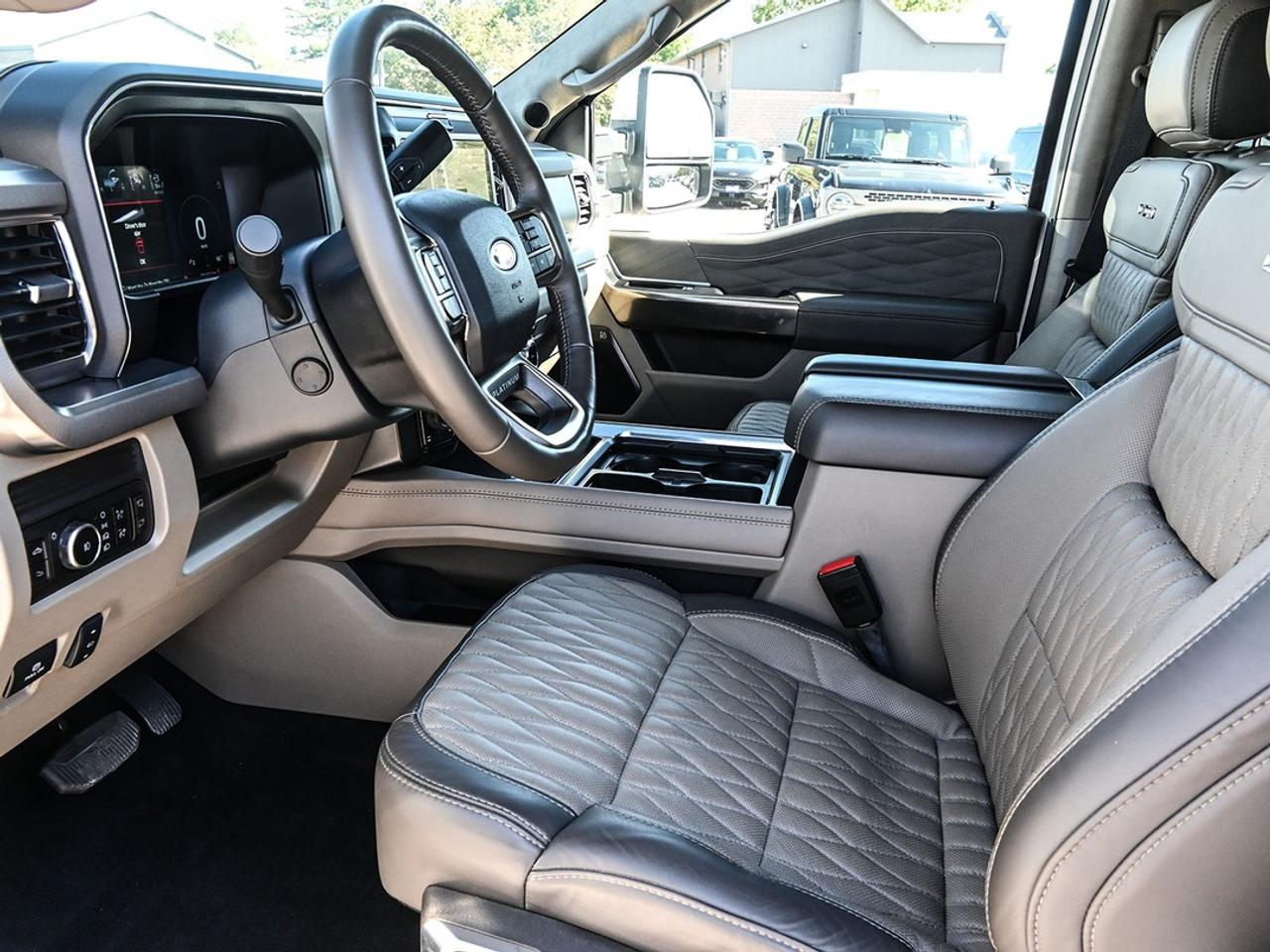 2026 Ford F-250 Super Duty SRW Platinum Photo