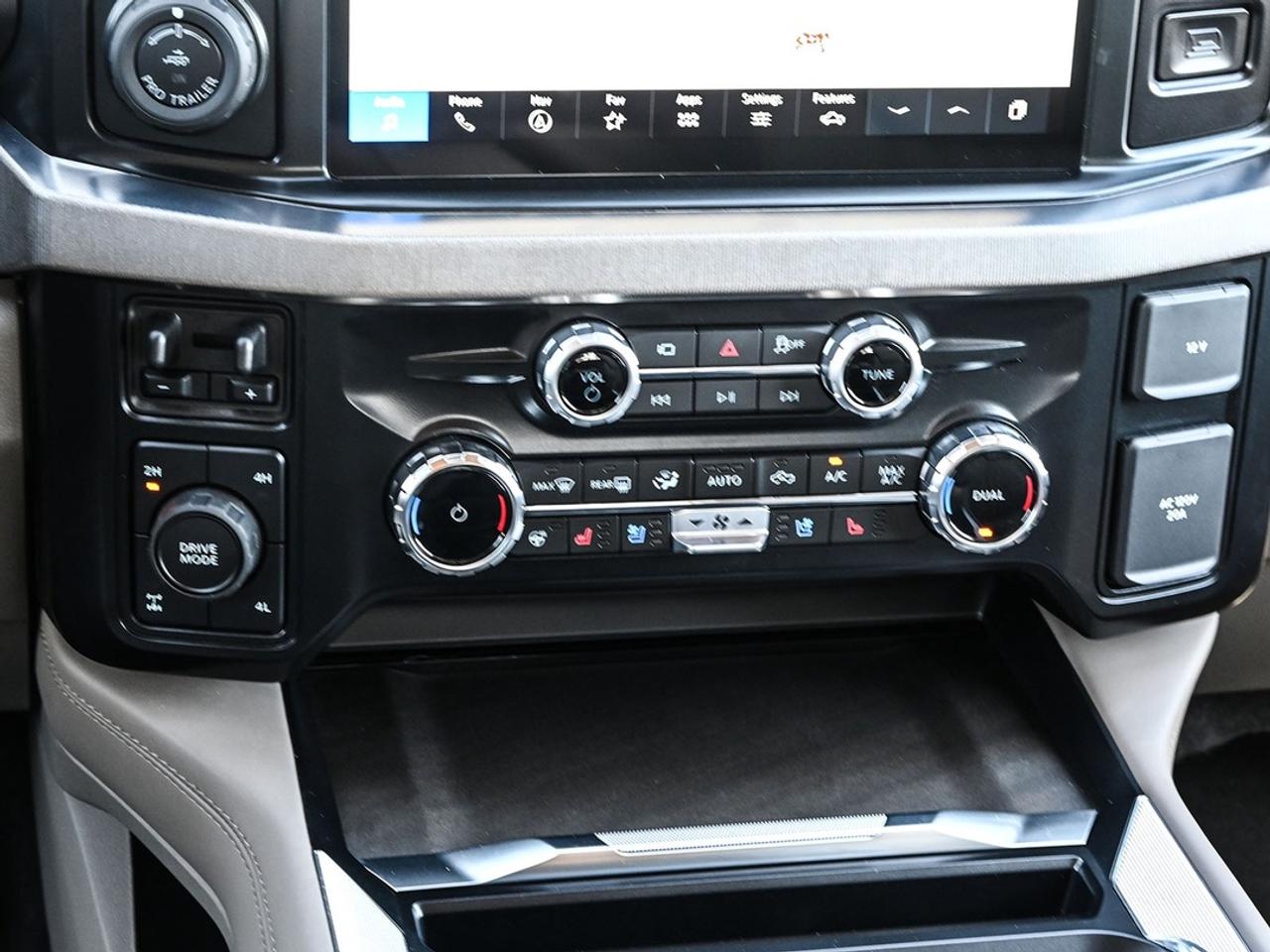 2026 Ford F-250 Super Duty SRW Platinum Photo