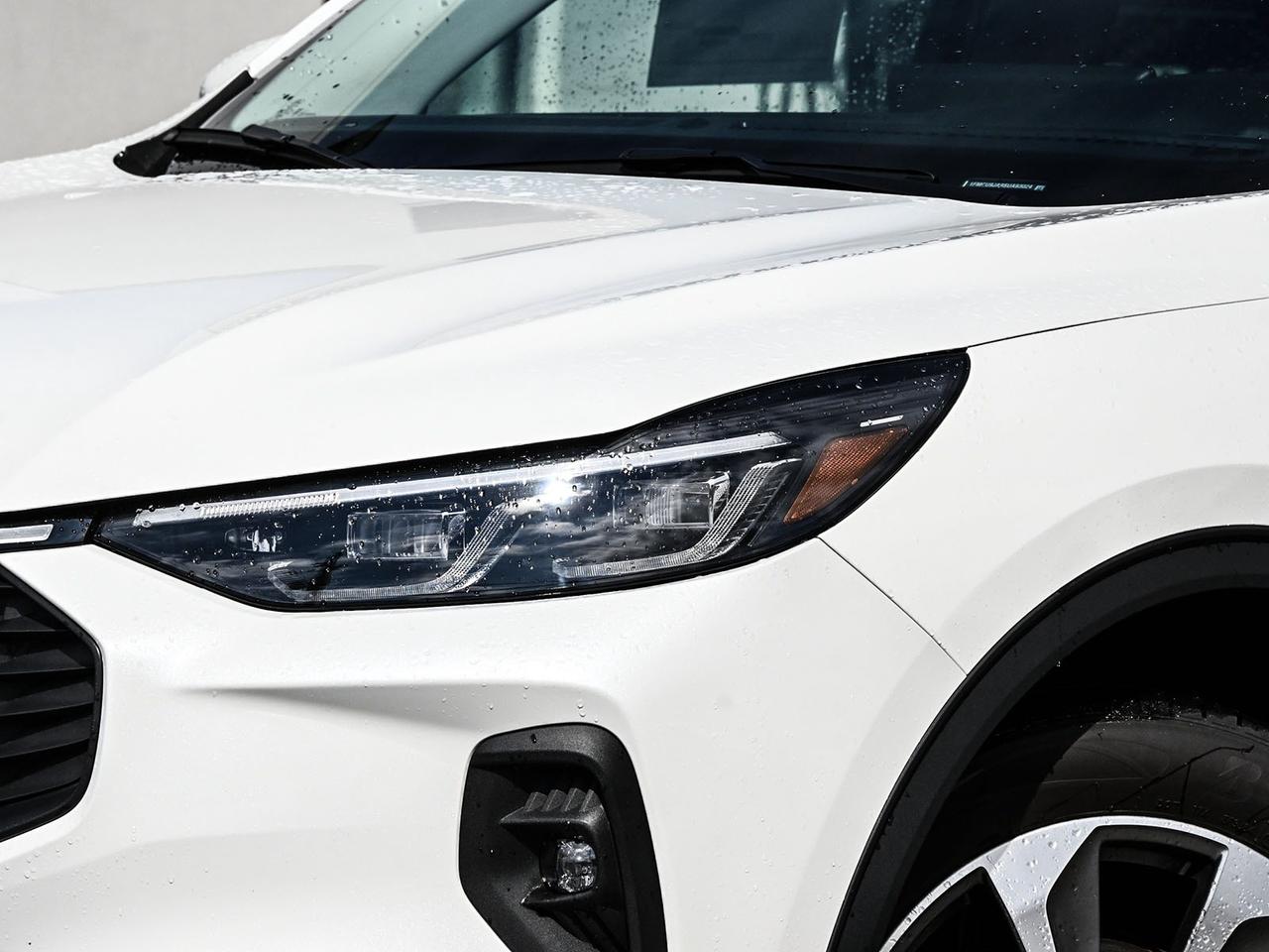 2025 Ford Escape Platinum Photo5