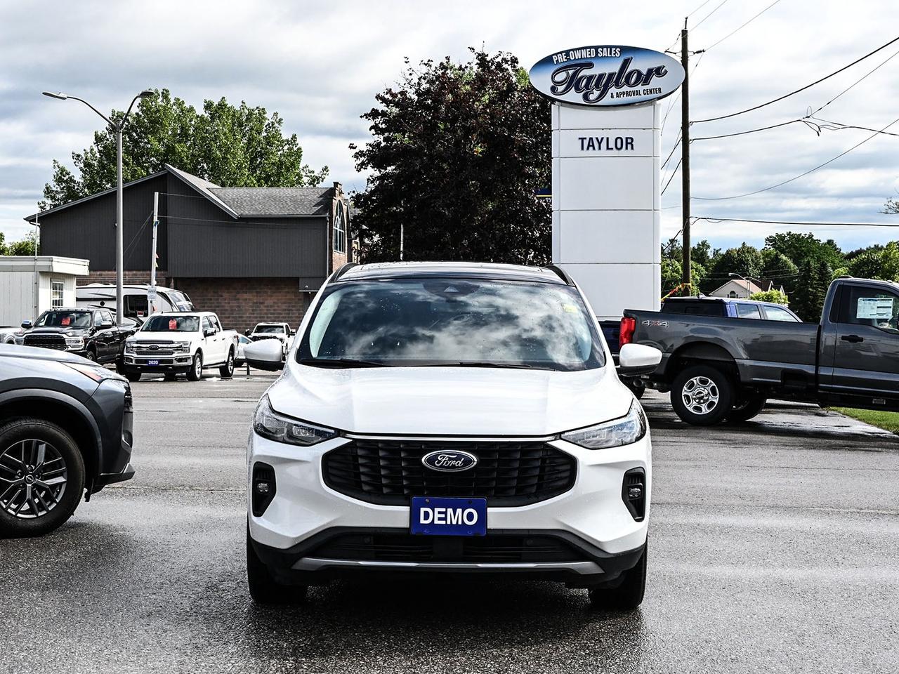 2025 Ford Escape Platinum Photo