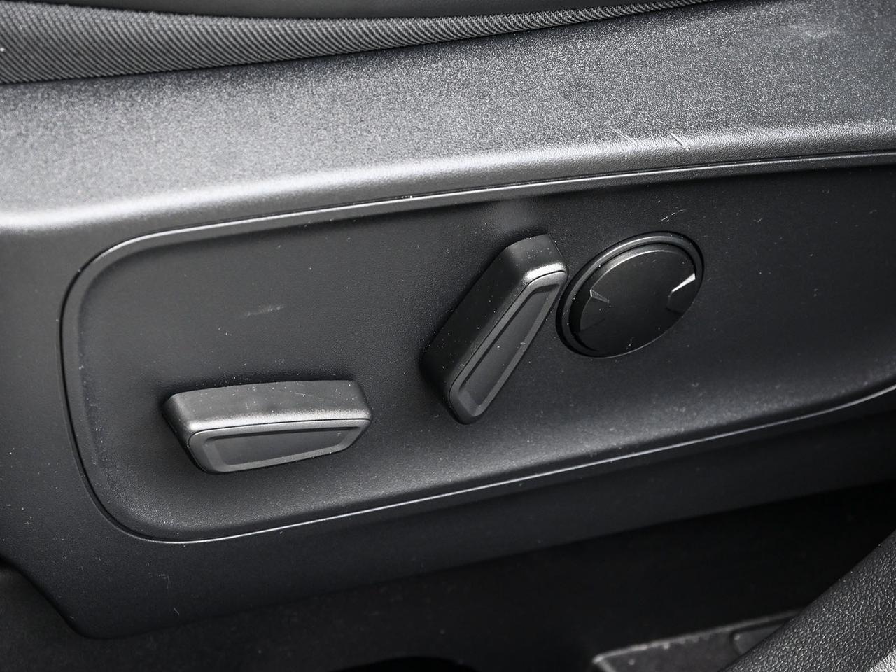 2025 Ford Escape Platinum Photo