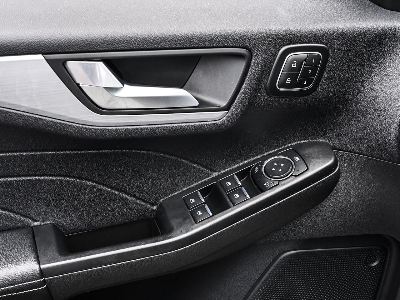 2025 Ford Escape Platinum Photo