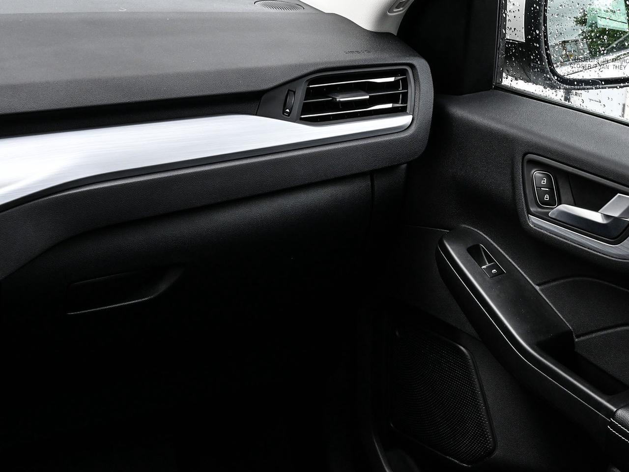 2025 Ford Escape Platinum Photo