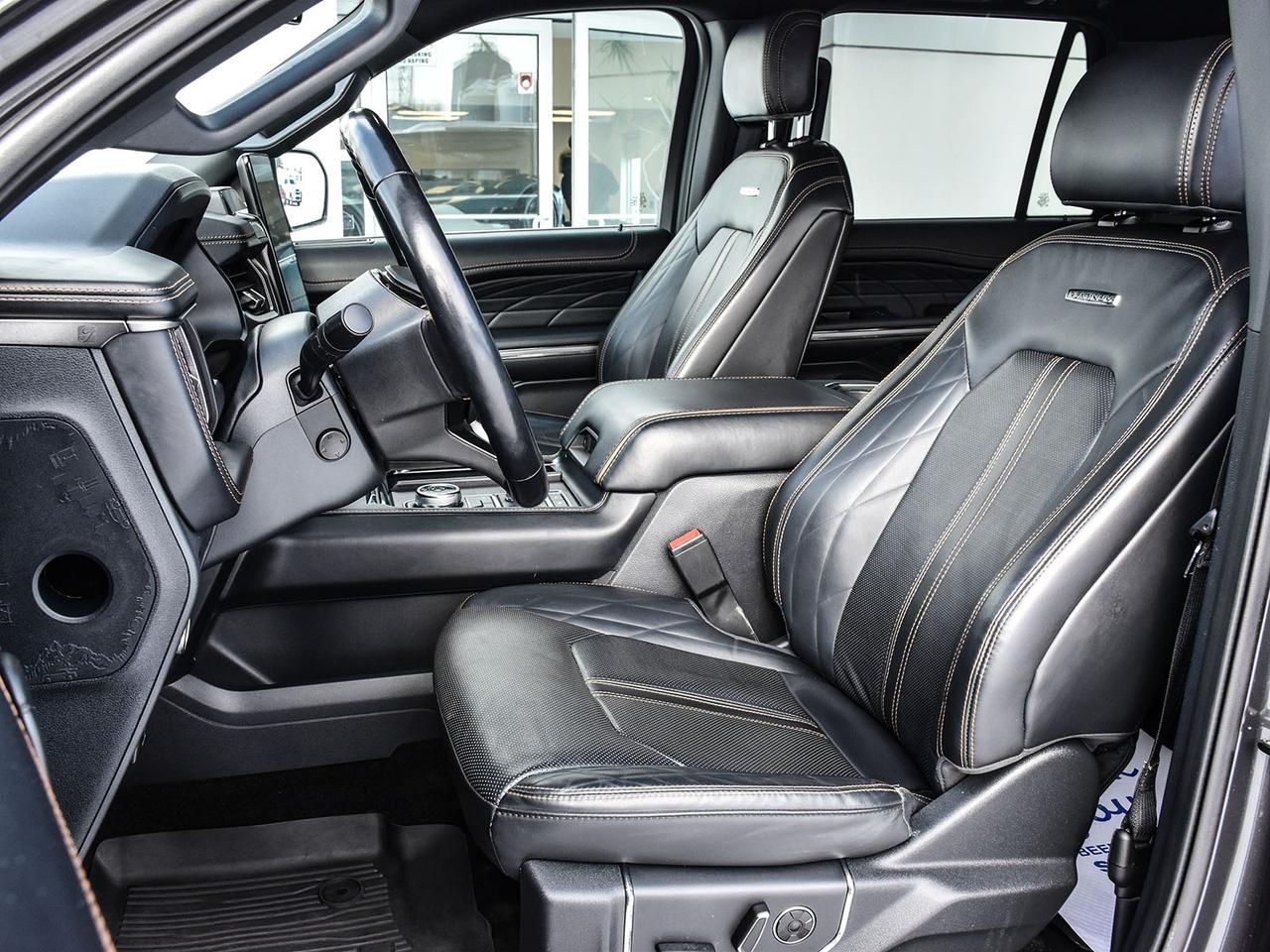 2022 Ford Expedition Platinum Photo