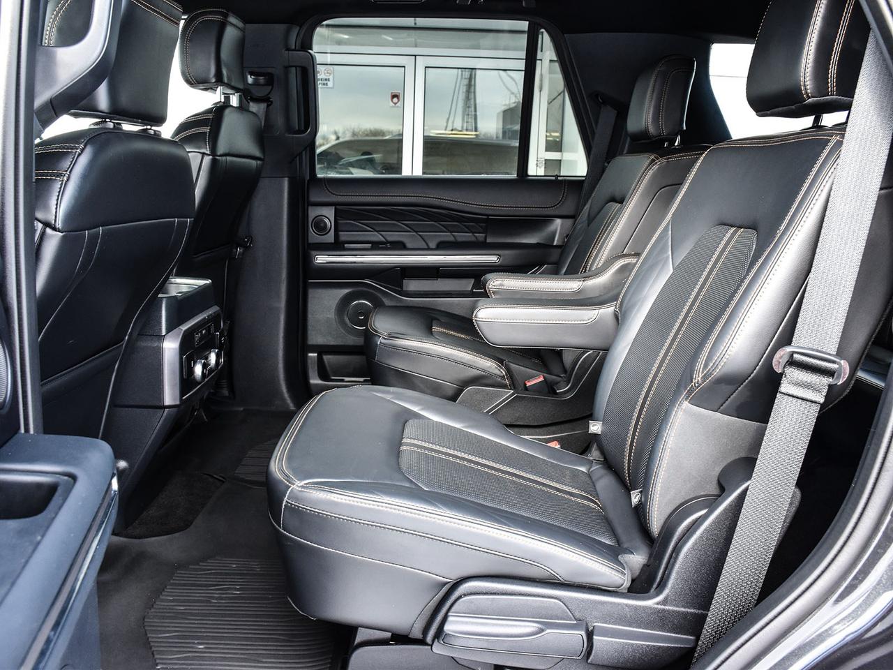 2022 Ford Expedition Platinum Photo