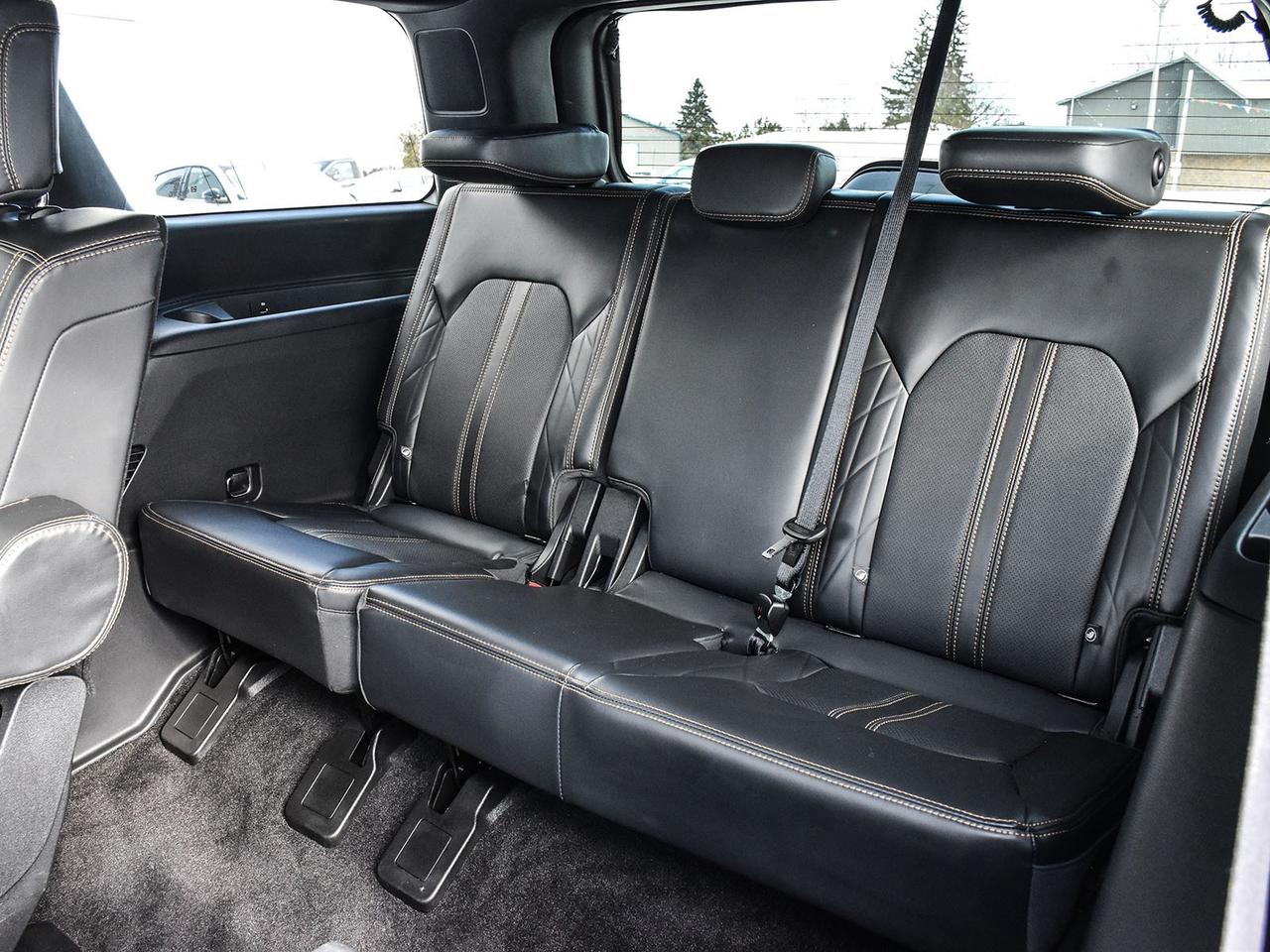 2022 Ford Expedition Platinum Photo