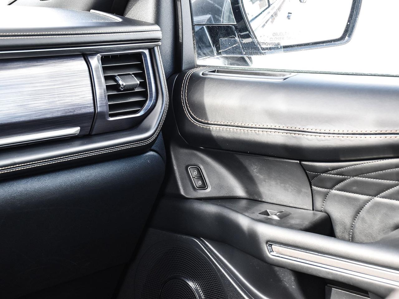 2022 Ford Expedition Platinum Photo