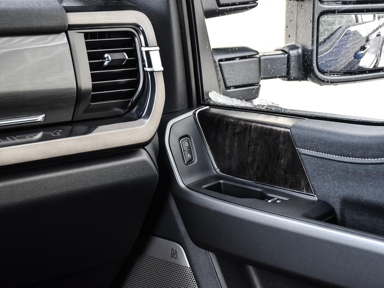 2026 Ford F-250 Super Duty SRW Lariat Photo
