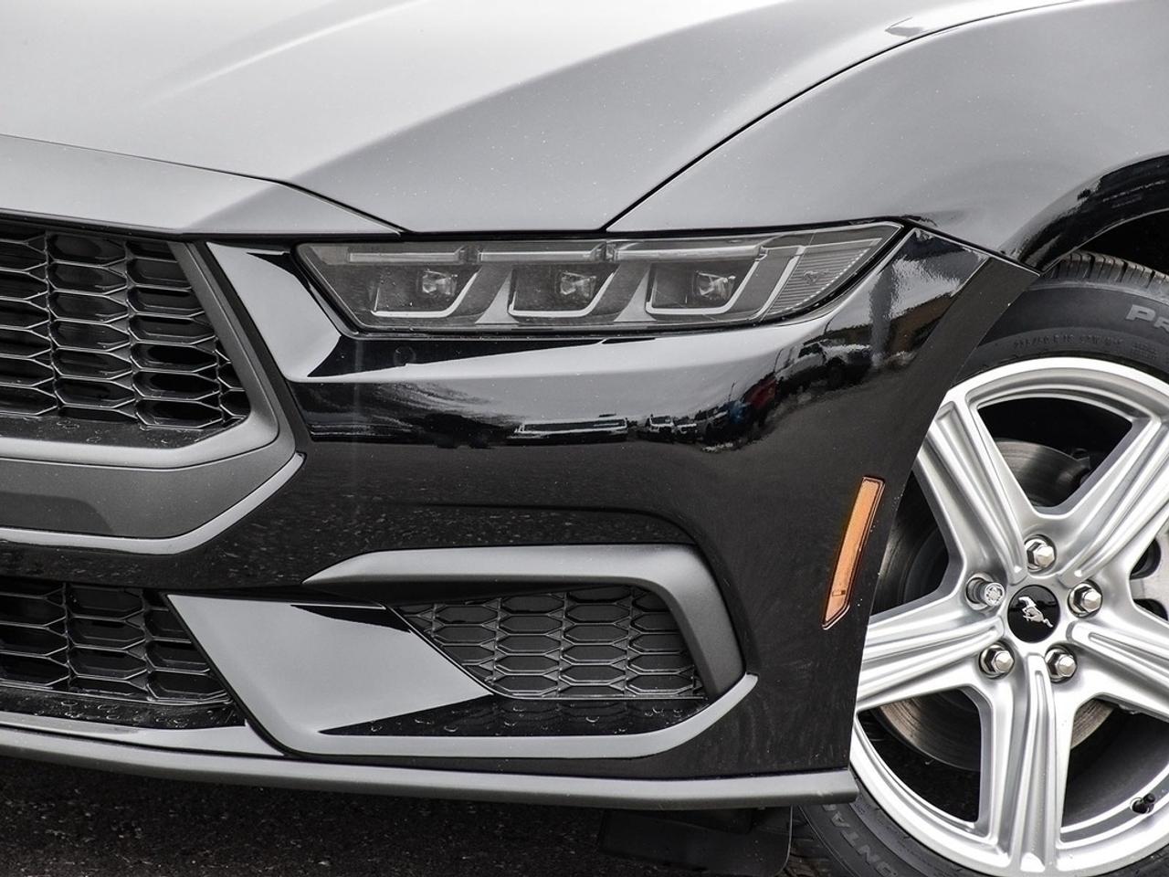 2026 Ford Mustang EcoBoost Photo5