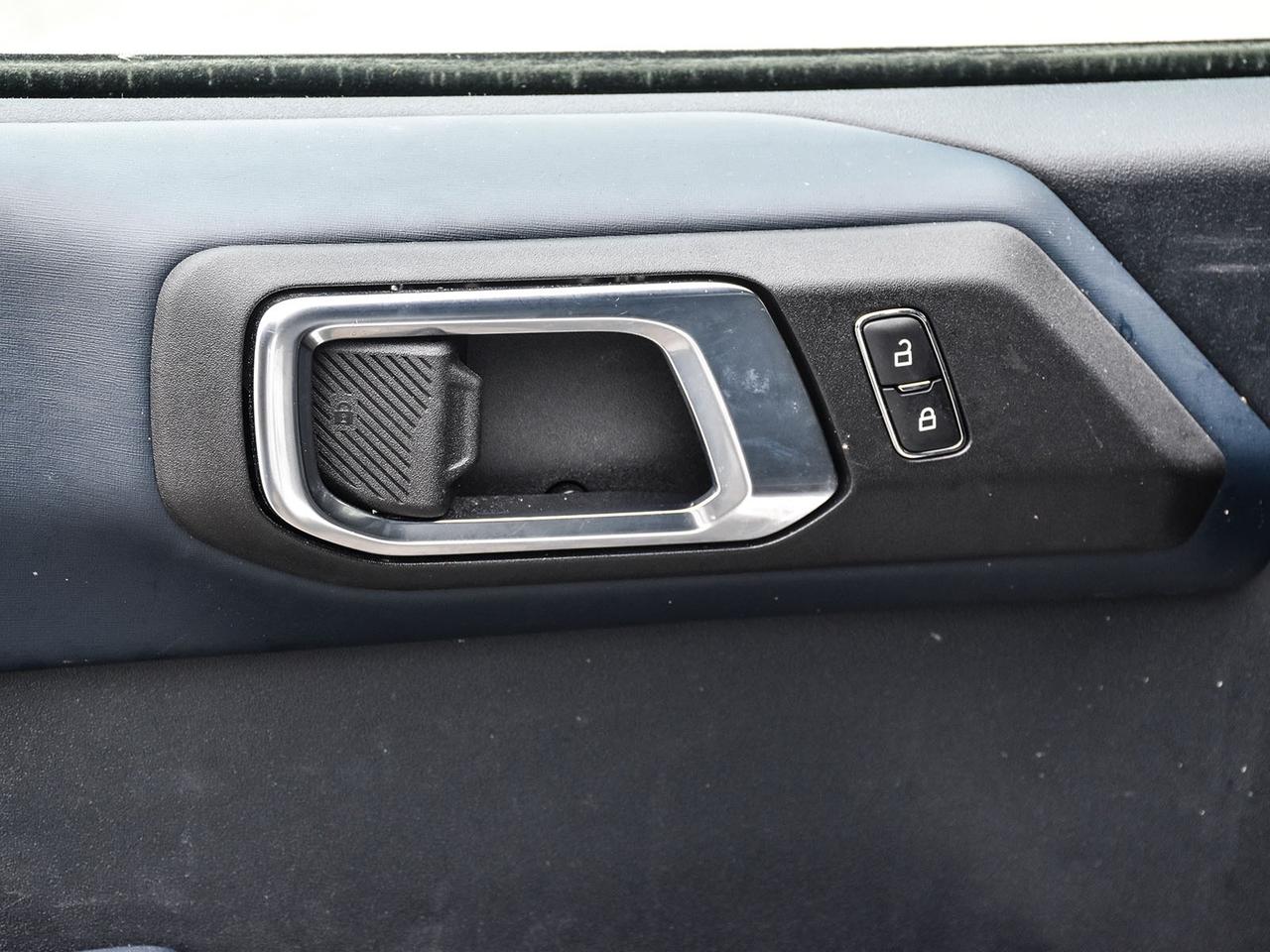 2024 Ford Bronco Outer Banks Photo