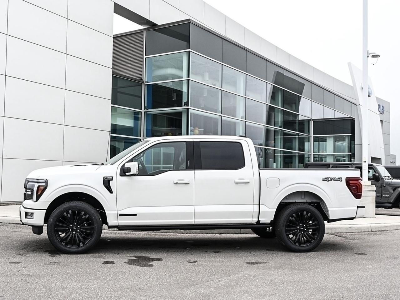 2026 Ford F-150 Platinum Photo4