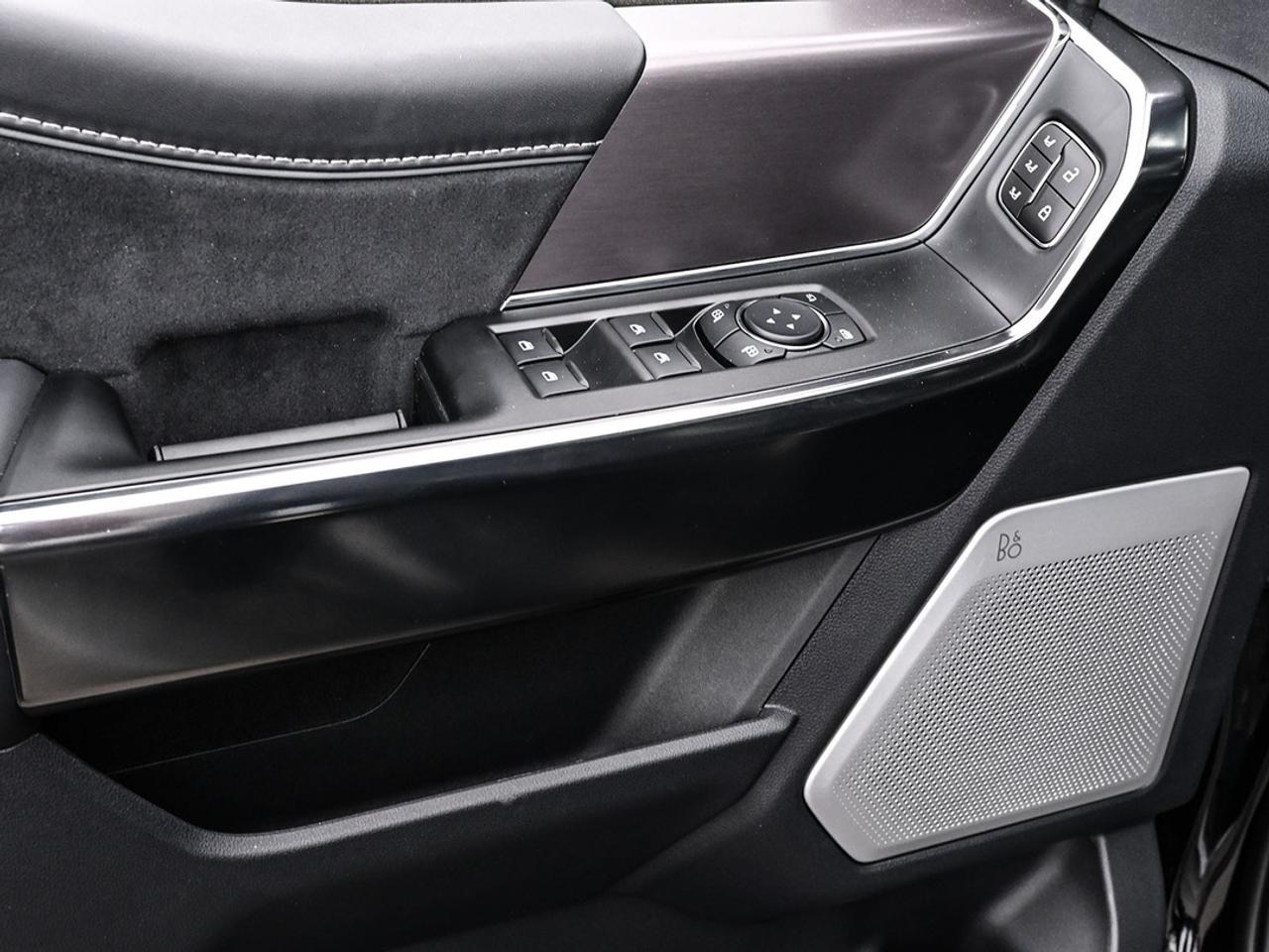 2026 Ford F-150 Platinum Photo