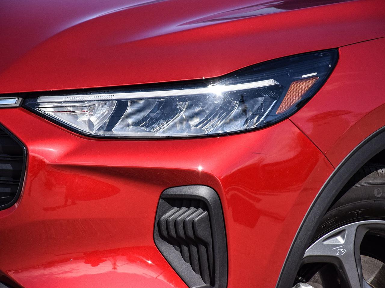 2026 Ford Escape ST-Line Photo5
