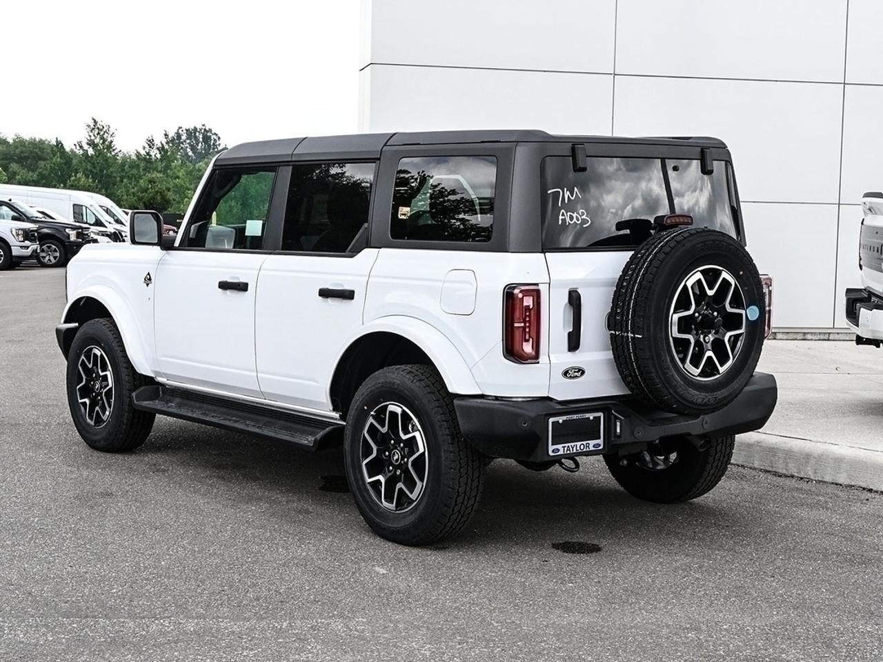 2026 Ford Bronco Outer Banks Photo