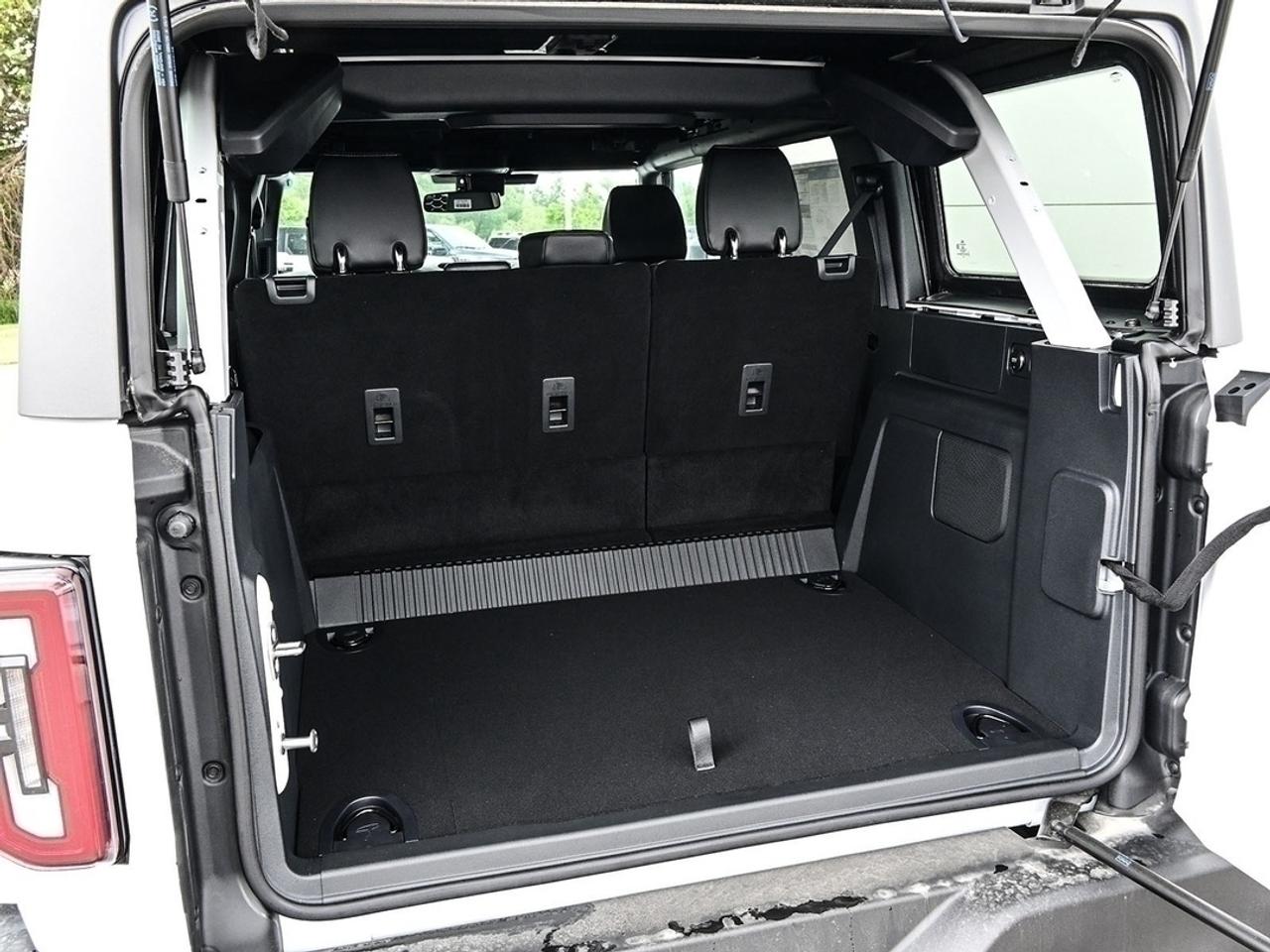 2026 Ford Bronco Outer Banks Photo
