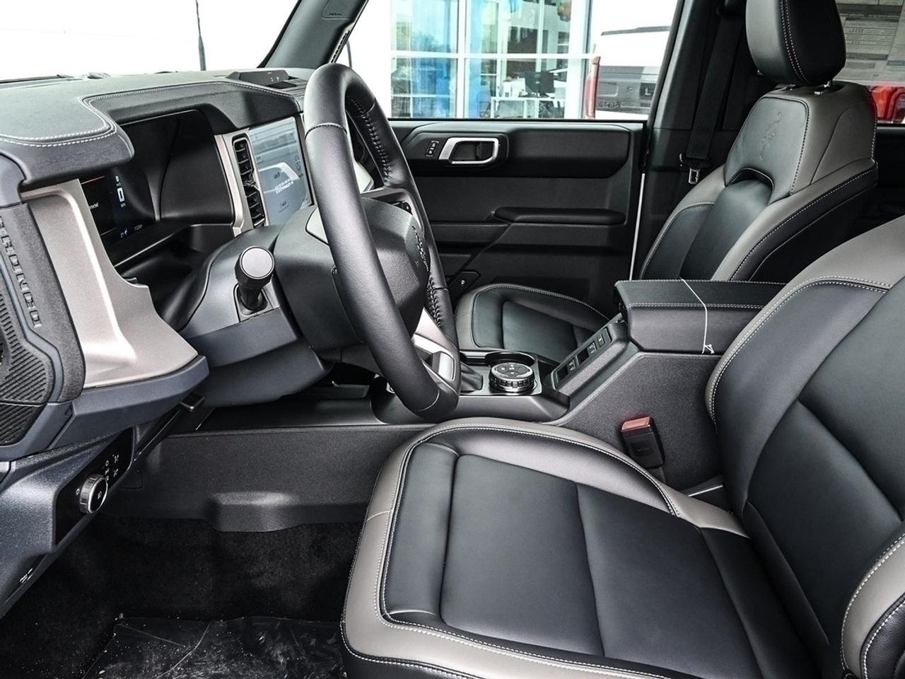 2026 Ford Bronco Outer Banks Photo