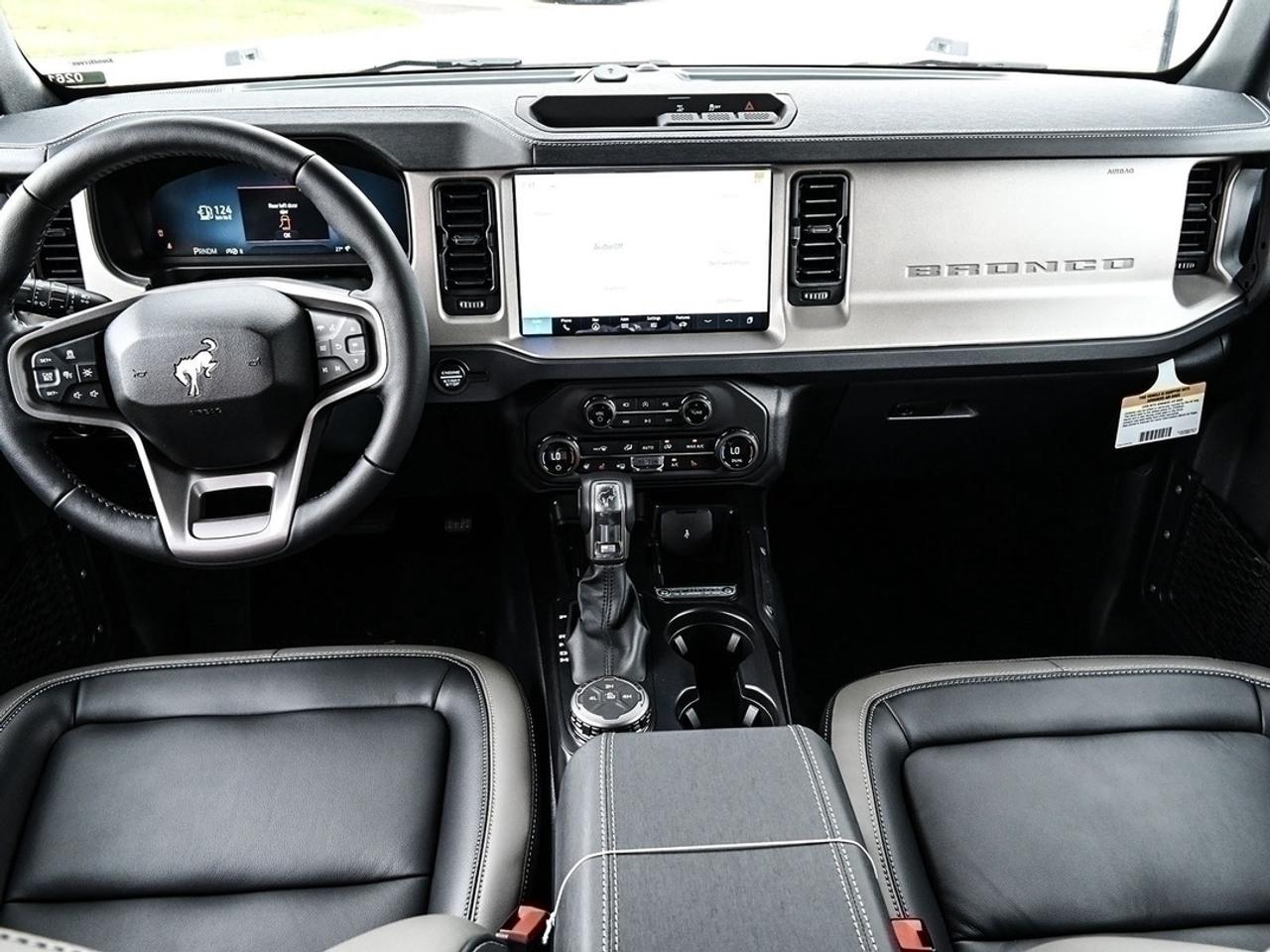 2026 Ford Bronco Outer Banks Photo
