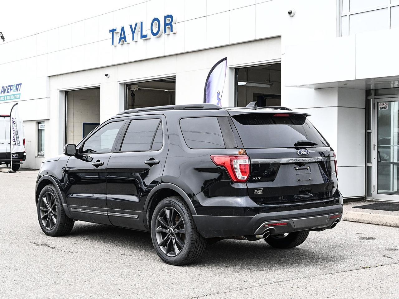 2017 Ford Explorer XLT Photo
