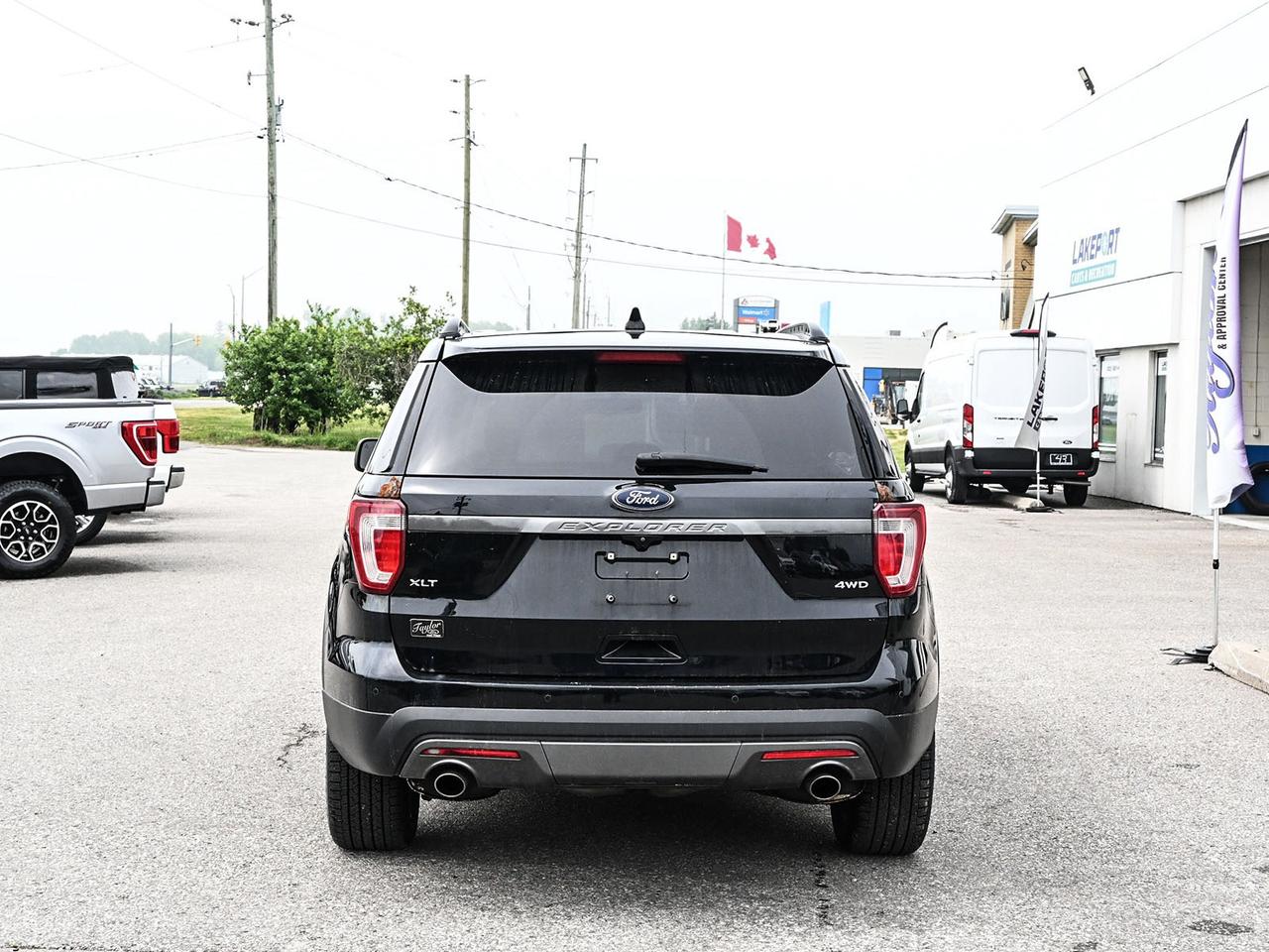 2017 Ford Explorer XLT Photo