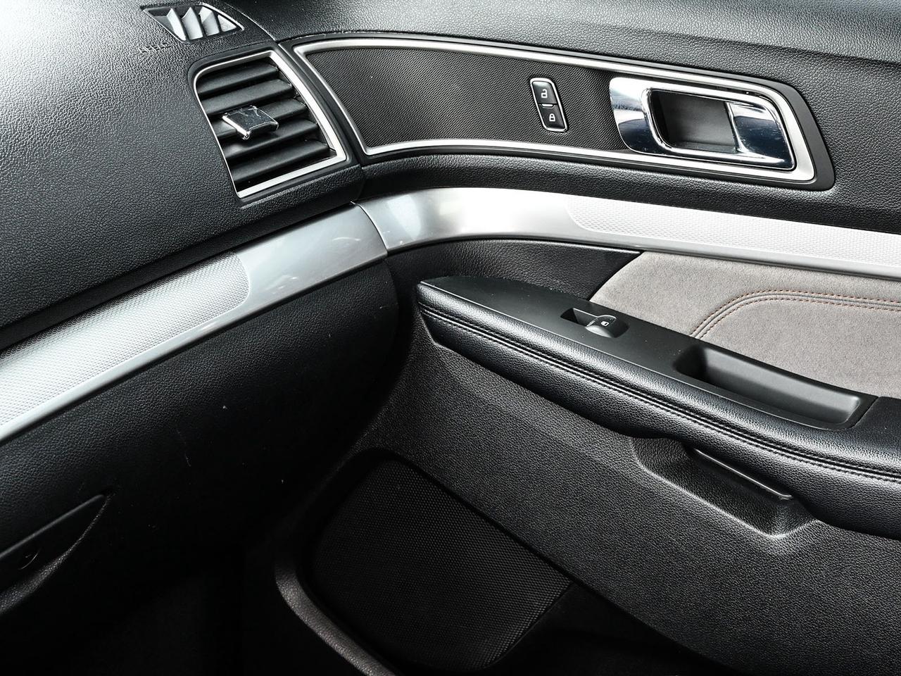 2017 Ford Explorer XLT Photo